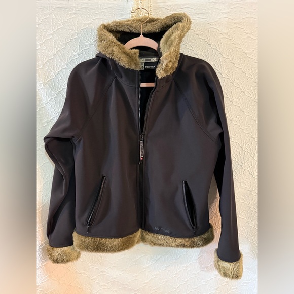 Marmot Black Ski Jacket with Tan Faux-Fur Trim - Picture 2 of 5